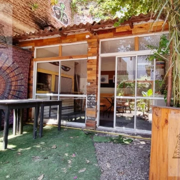 Amplio PH con quincho, parrilla y hermoso jardín - Barracas