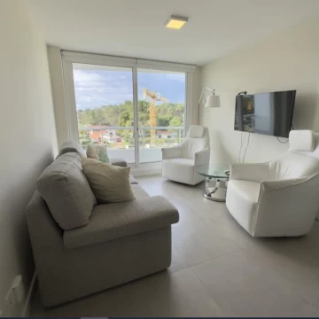 Venta de Apartamento 2 Dormitorios con Garaje en Punta del Este