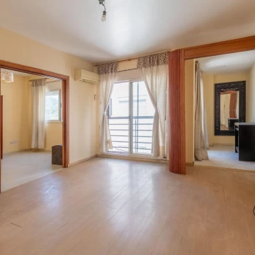Alquiler departamento 2 ambientes en Flores, con  escritorio y terraza propia