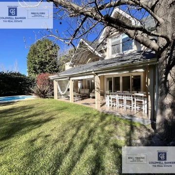 Venta casa 5 ambientes con pileta en Barrio La Colina 
