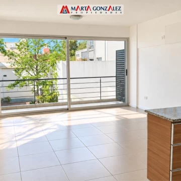 DEPARTAMENTO DOS AMBIENTES CON BALCON ALQUILER