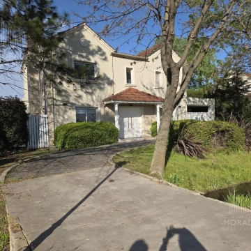 Venta 5 amb.con pileta.  Los Jazmines Pilar del Este Apto Credito