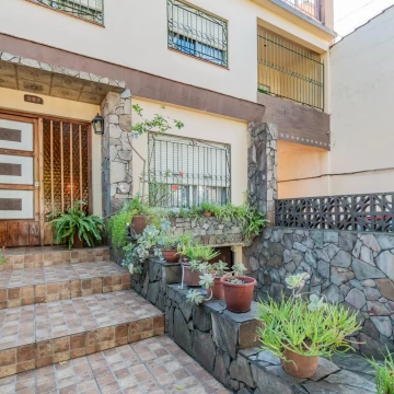 PH 4 ambientes Tipo Casa con Jardín, Parrilla, Terraza y Cochera – Morón Norte