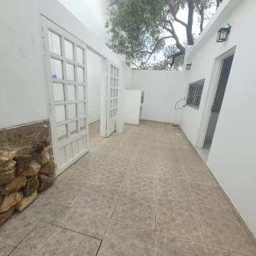Moderna Casa de pasillo 2 dormitorios en alquiler Rosario