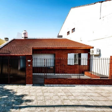 Casa 4 ambientes en venta Bernal apto credito