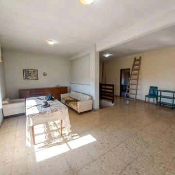 VENTA PH 4 AMBIENTES CON DEPOSITO QUILMES OESTE