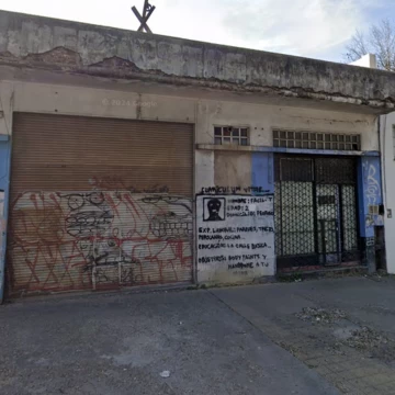 VENTA LOCAL/DEPOSITO EN BERNAL.