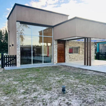 VENTA ALQUILER CASA EN HARAS DEL SUR 2