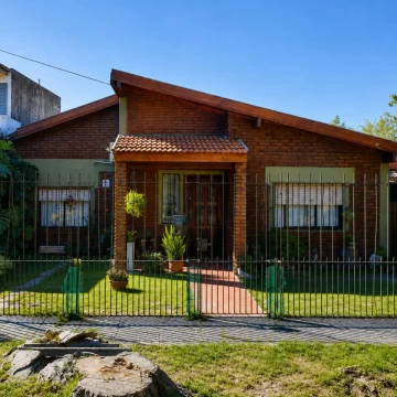 Venta Casa de 3 ambientes en Berazategui