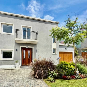 VENTA CASA BARRIO PRIVADO ADROGUE