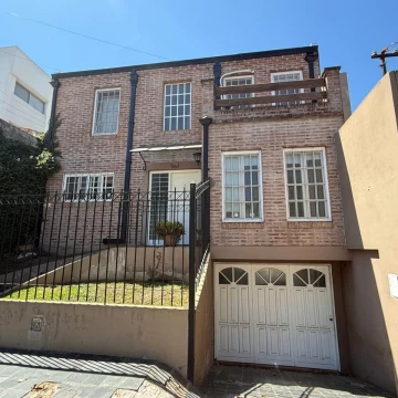 VENTA CASA 4 AMB COCHERA BERNAL APTO CREDITO