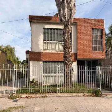 VENTA CASA 4 AMB, EZPELETA ESTE.