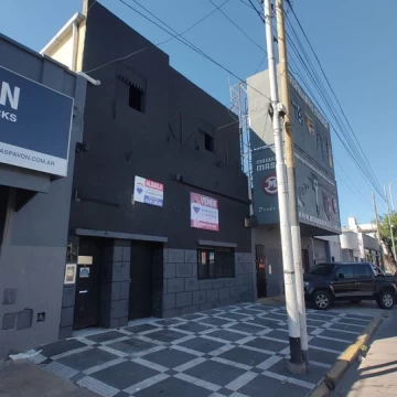 LOCAL COMERCIAL SOBRE AVENIDA AVELLANEDA