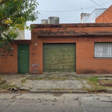 VENTA CASA CON COCHERA QUINCHO EZPELETA A RECICLAR