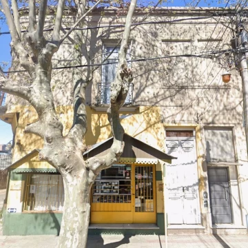VENTA PH con LOCAL, 3 AMB BERNAL por escalera