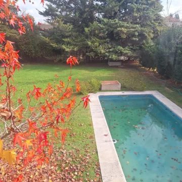 Casa de 5 ambientes a la venta sobre lote central