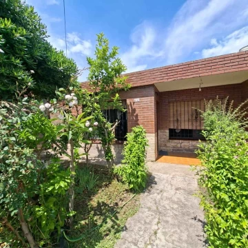 VENTA CASA 4 AMB CON PATIO, BERAZATEGUI