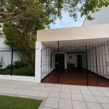 VENTA CASA 4 AMBIENTES 2 PLANTAS COCHERA QUILMES