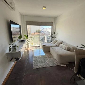 VENTA DPTO 2 AMB BALCÓN Y COCHERA BERNAL CENTRO
