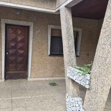 VENTA CASA 3AMB ENTRADA DE AUTO SARANDÍ
