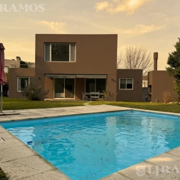 Casa con 3 dormitorios en venta en Los Sauces