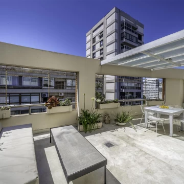 Departamento en alquiler en Las Cañitas Amoblado 2 terrazas Duplex Liv Com 2 suites Toilette Cochera