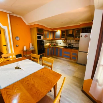 Casa 5 Amb + Local (ó Cochera muy amplia) QUILMES