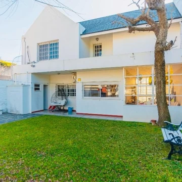 Venta Casa 5 Amb c/ Parque y Parrilla QUILMES