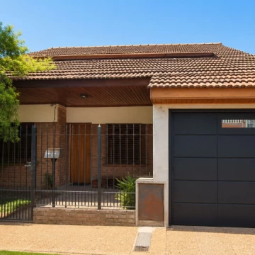 CASA 4 AMBIENTES EN QUILMES OESTE EN VENTA