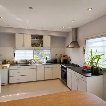 VENTA PH 3AMB JARDÍN COCHERA BERNAL ESTE QUILMES