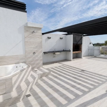 VENTA DEPTO 3 AMB TERRAZA PRIVADA COCHERA BERNAL
