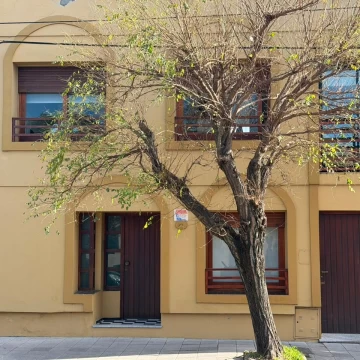 VENTA DE PH DE 4 AMB CON PATIO Y COCHERA