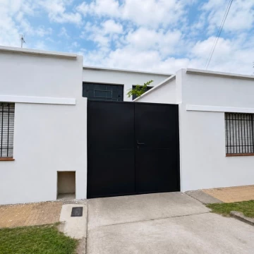 ALQUILER GALPON - DEPOSITO 250 M2 BERNAL ESTE