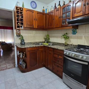 VENTA CASA 3 AMB CON COCHERA Y JARDIN EZPELETA