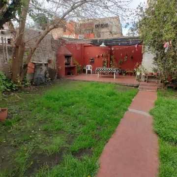 VENTA CASA 4 AMB JARDIN AVELLANEDA