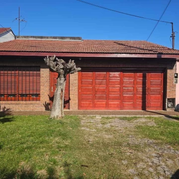 Venta casa 3 amb.con Cochera.Quilmes O.