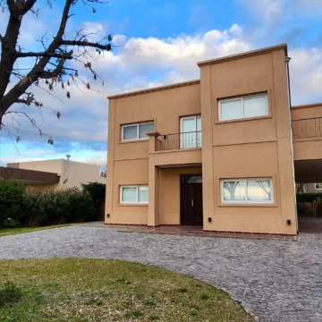 CASA EN ALQUILER EN BARRANCAS DE IRAOLA