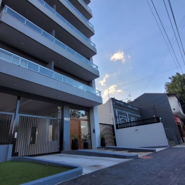 VENTA COCHERA CUBIERTA. QUILMES