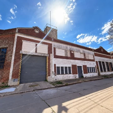 VENTA GALPÓN 1200 M2 EN BERNAL