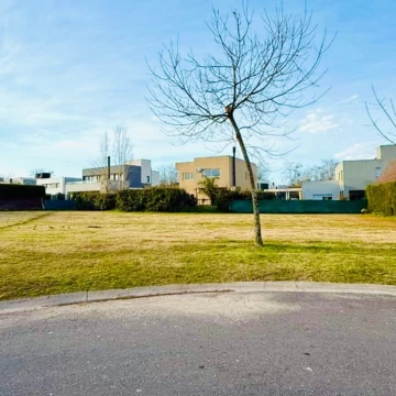VENTA LOTE CENTRAL EN FINCAS DE HUDSON