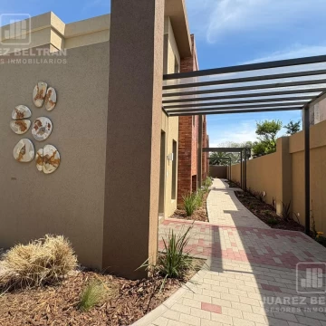 Venta duplex a estrenar–3 dormitorios c/cochera (1 dormitorio en suite en PB)