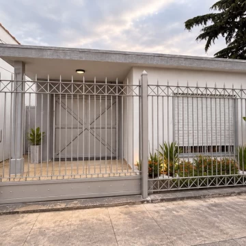 VENTA CASA 3 AMB, QUILMES OESTE.