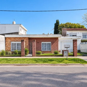 VENTA CASA 3 AMB CON GALERIA COCHERA HUDSON