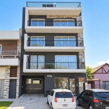 VENTA DE DEPARTAMENTO 2 AMBIENTES EN BERNAL