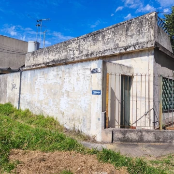 VENTA CASA 4 AMB COCHERA QUILMES