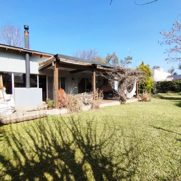 Casa PH moderna en venta en Barrio Riberas Loma Verde Escobar con parque y piscina sin expensas