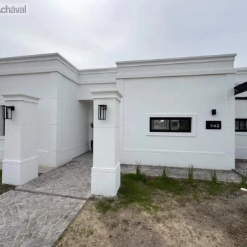Casa en Barrio San Matias - Area 1 con vista a la laguna - Entrega: 09/26