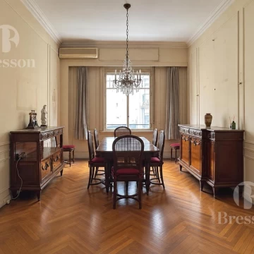 Venta Departamento 4 ambientes, techos altos. Recoleta