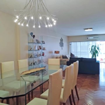 Departamento de 5 ambientes c/ dep y cochera EN VENTA en Recoleta/ Barrio Norte