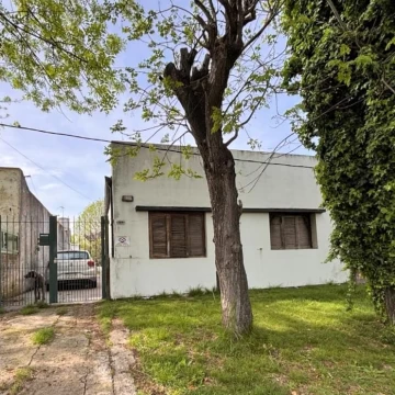 Casa en venta. Hernández, La Plata
